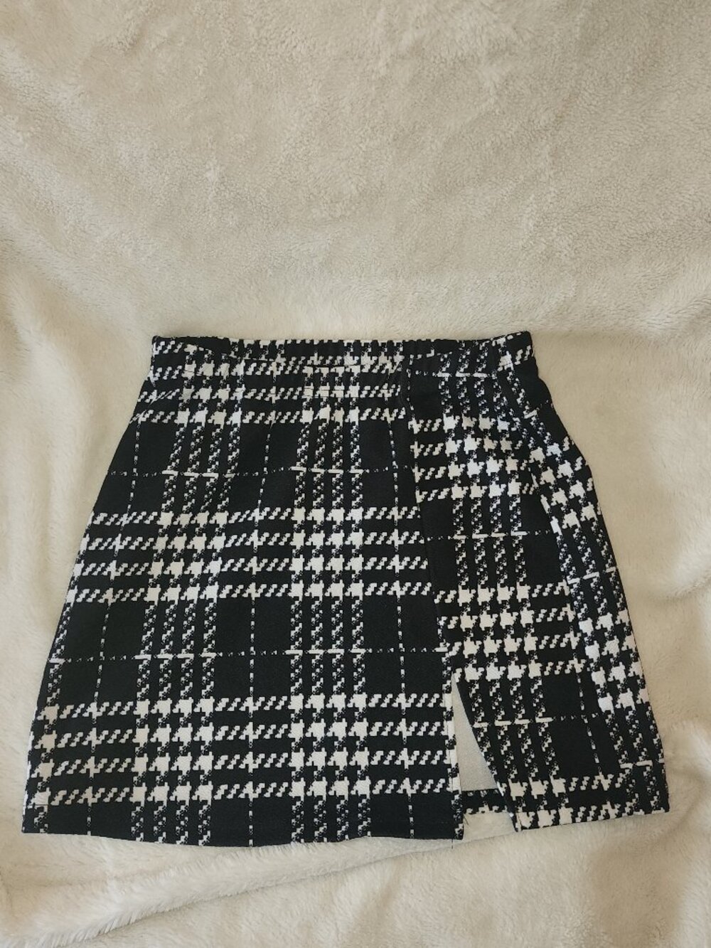 Girls Black Cream Skirt Size Small NWT